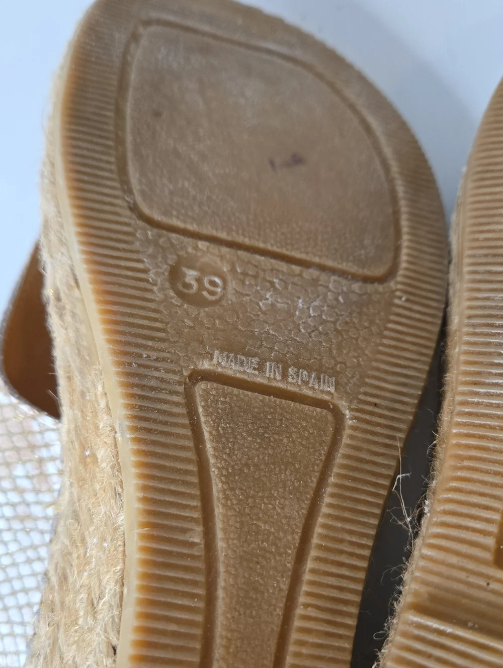 Andre Assous Cream And Gold Snake Print Espadrille Wedge Sandals 39